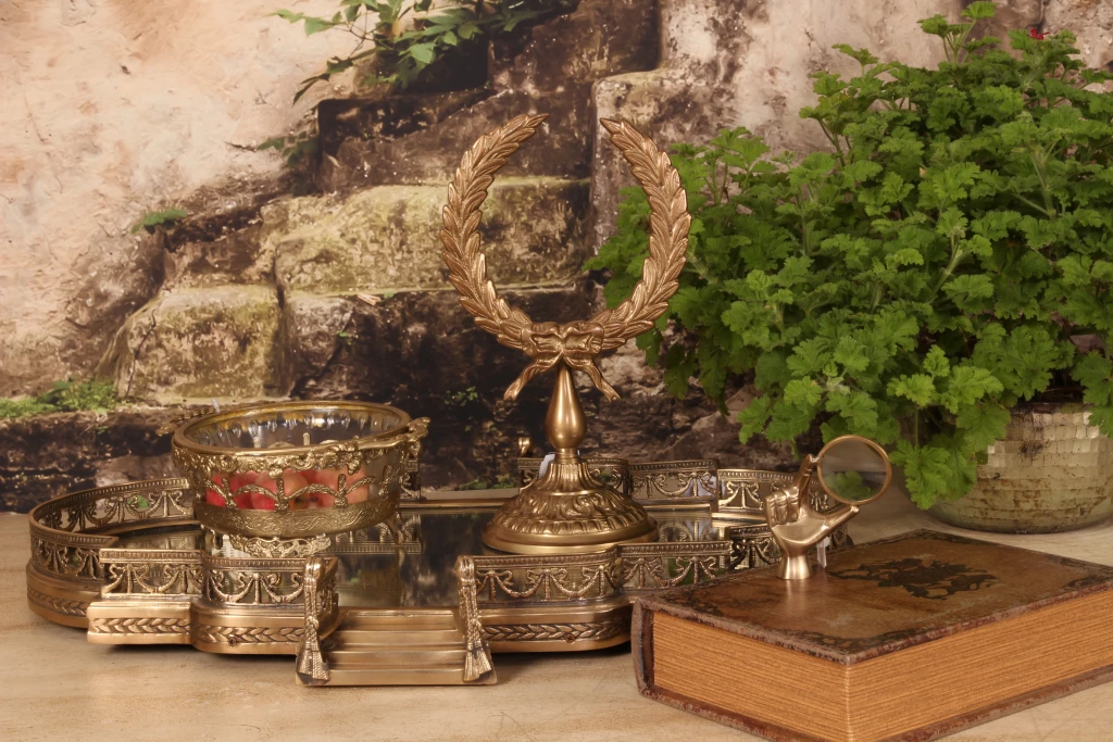 Corona d'alloro su piedistallo - oro - 25,5 cm - alluminio