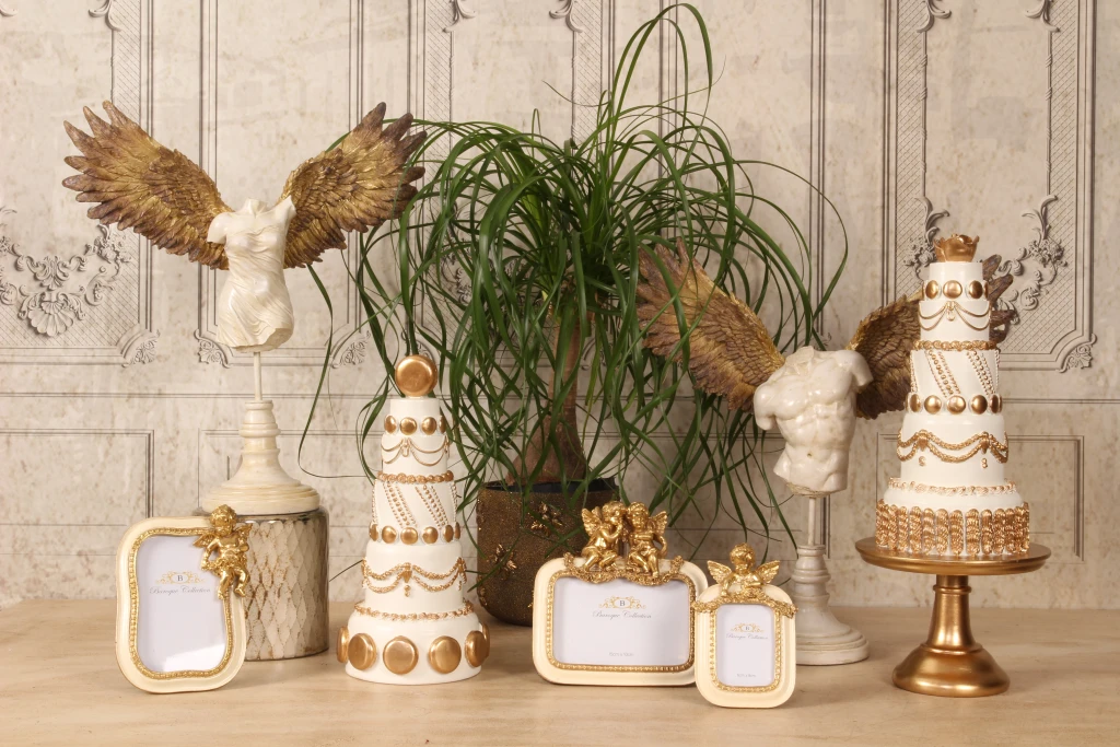 Torta decorativa - bianco/crema con oro - 47 cm - resina artificiale