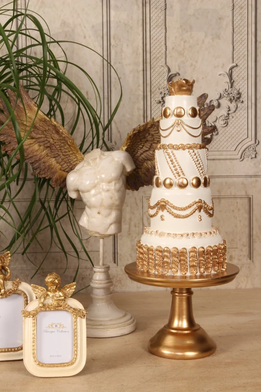 Torta decorativa - bianco/crema con oro - 47 cm - resina artificiale