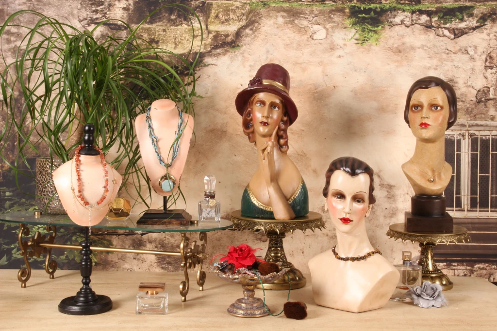 Busto marrone - 46 cm